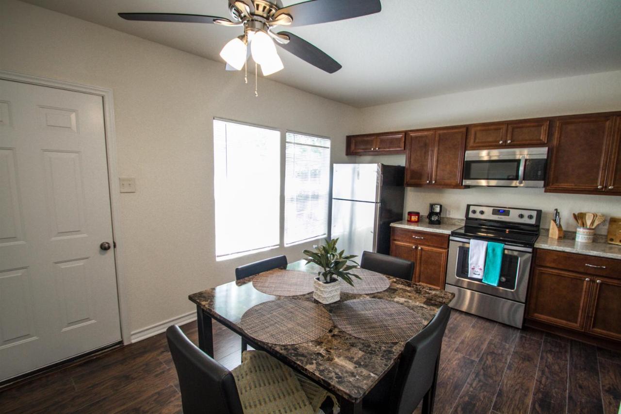 Апартаменты Hays St Cozy Remodeled 2Br/2Ba House Sleeps 8 Сан-Антонио Экстерьер фото