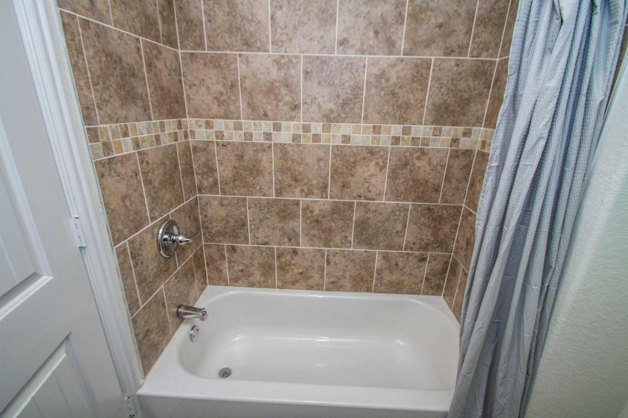 Апартаменты Hays St Cozy Remodeled 2Br/2Ba House Sleeps 8 Сан-Антонио Экстерьер фото