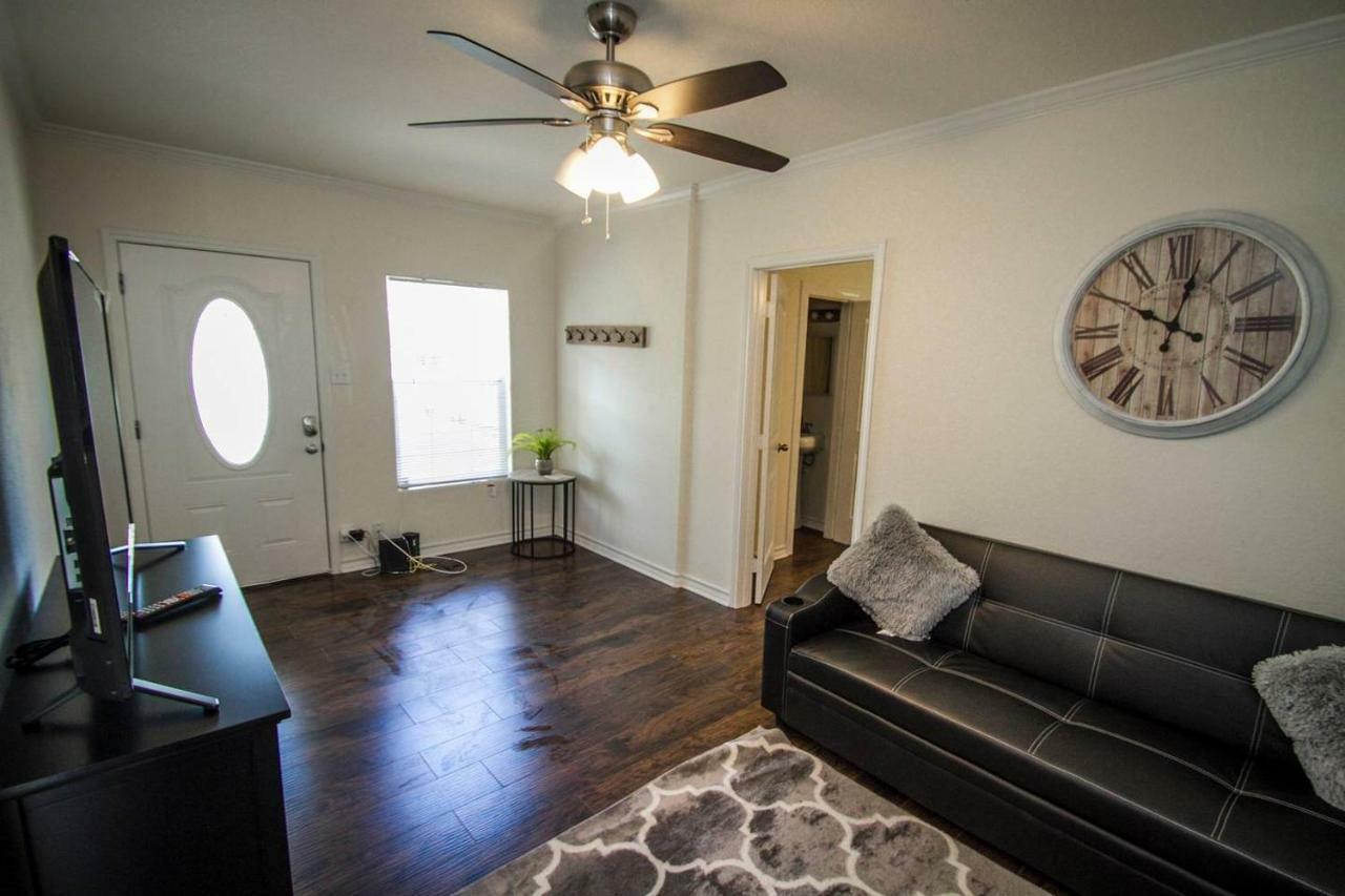 Апартаменты Hays St Cozy Remodeled 2Br/2Ba House Sleeps 8 Сан-Антонио Экстерьер фото