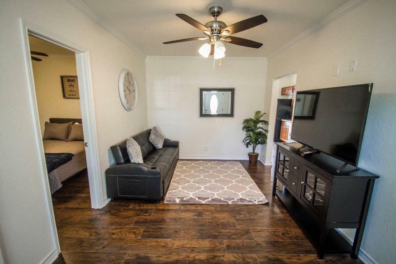 Апартаменты Hays St Cozy Remodeled 2Br/2Ba House Sleeps 8 Сан-Антонио Экстерьер фото